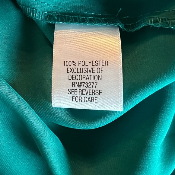 NWT Apt 9 v-neck blouse with rhinestones. Elastic sleeves. Hunter green. Size XL - Picture 7 of 10